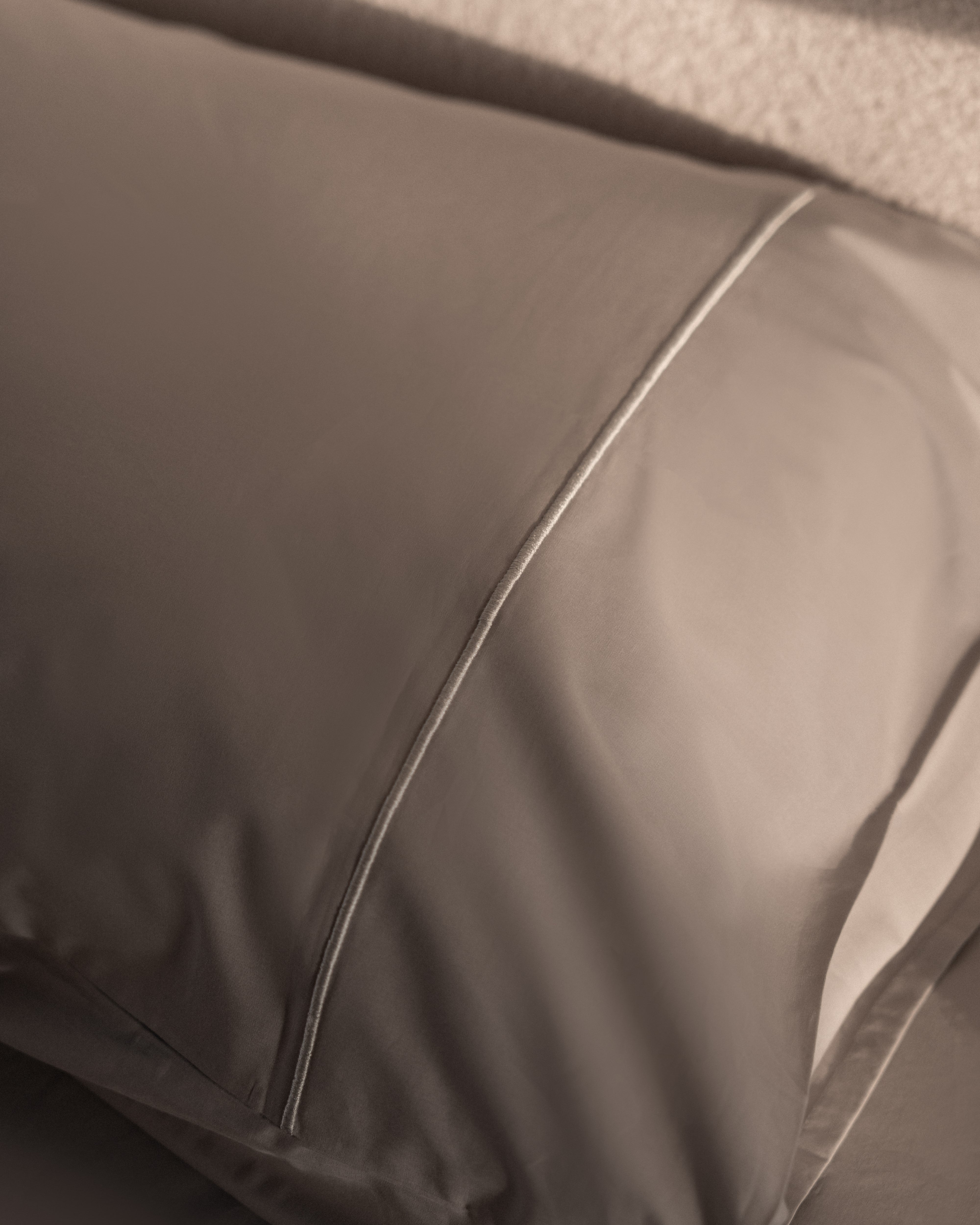 Bedsheet Set - Fitted - Single Line Embroidery - Egyptian Cotton
