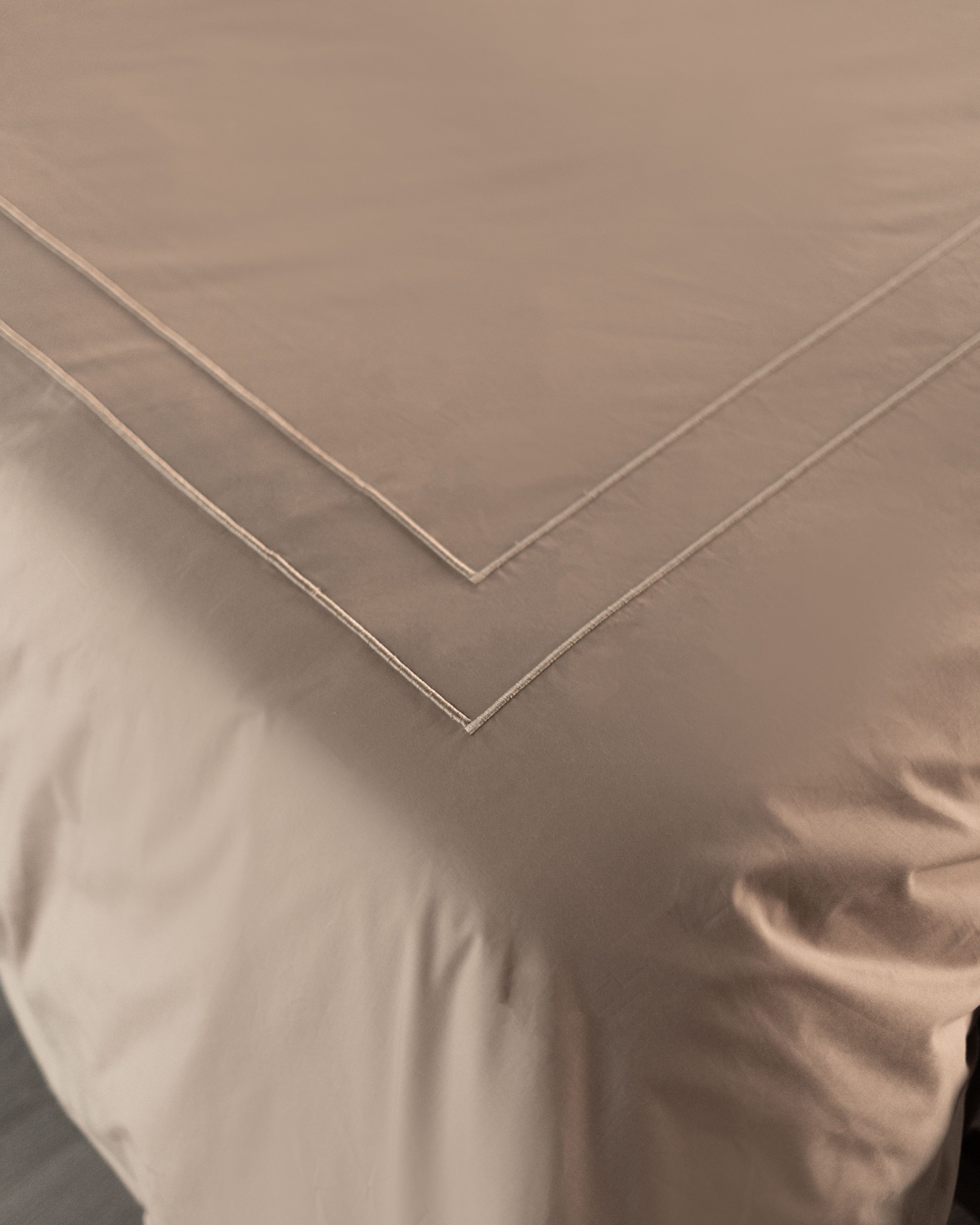 Bedsheet Set - Fitted - Double Frame Embroidery - Egyptian Cotton